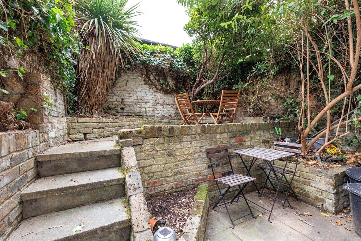 2 bedroom flat, Reporton Road, London SW6 - Sold