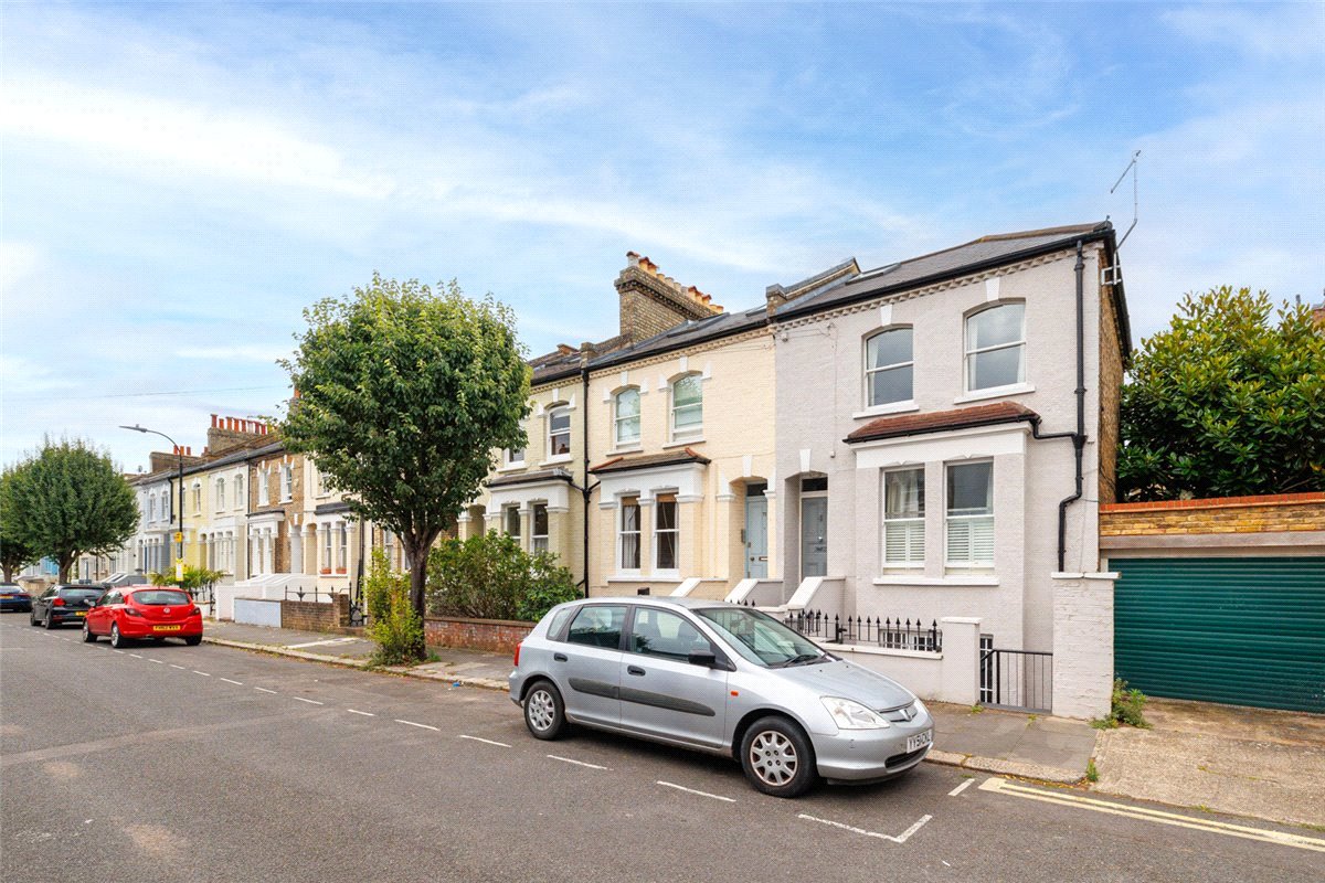 2 bedroom flat, Reporton Road, London SW6 - Sold