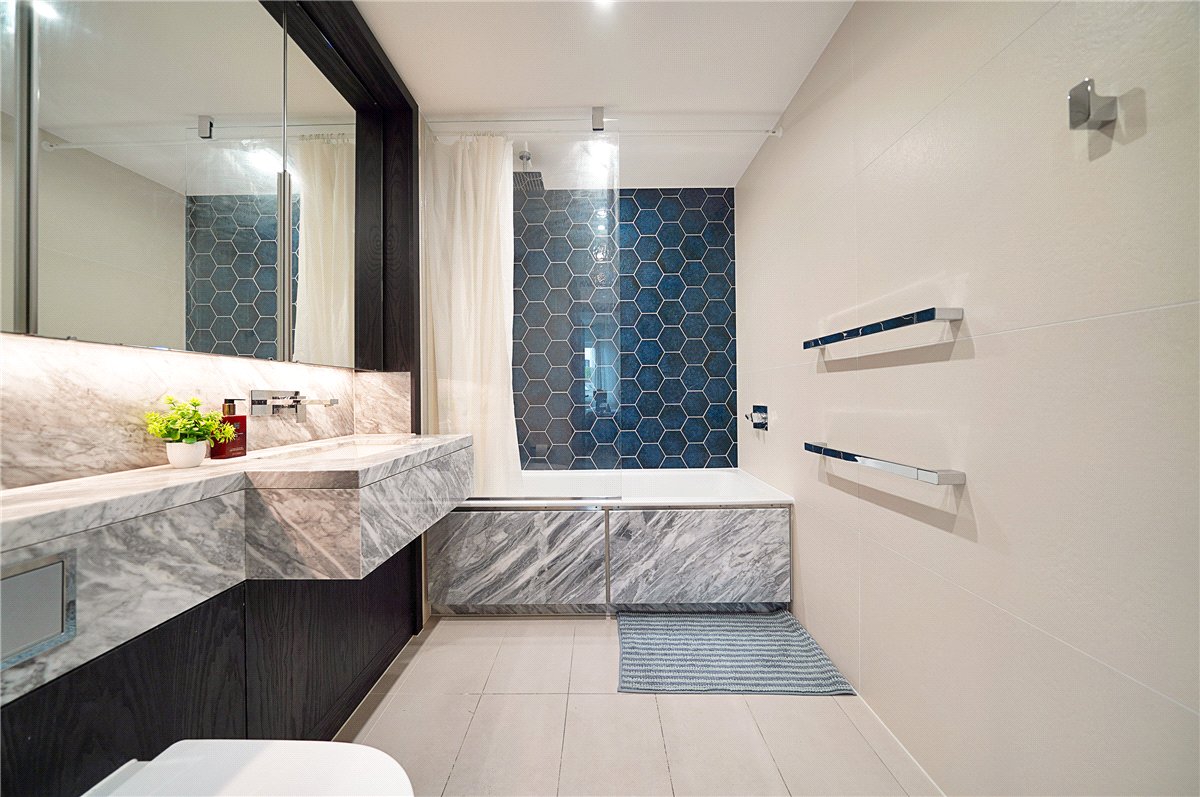 2 bedroom flat, Tierney Lane, London W6 - Available