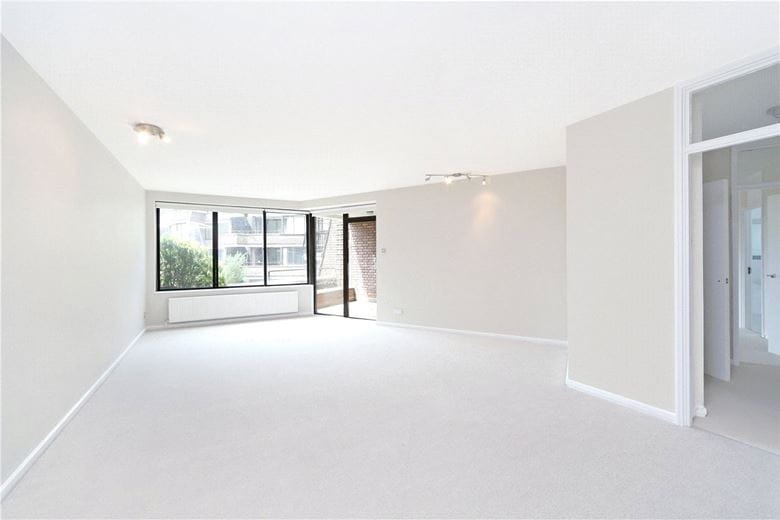 2 bedroom flat, Alder Lodge, 73 Stevenage Road SW6 - Available