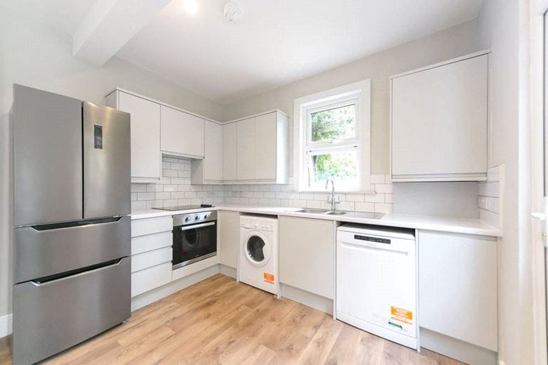 2 bedroom flat, Racton Road, London SW6 - Available