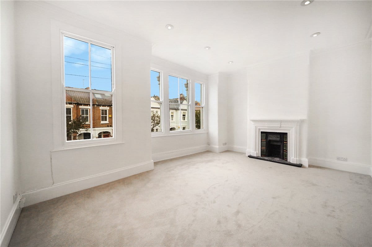 2 bedroom flat, Edenvale Street, London SW6 - Available