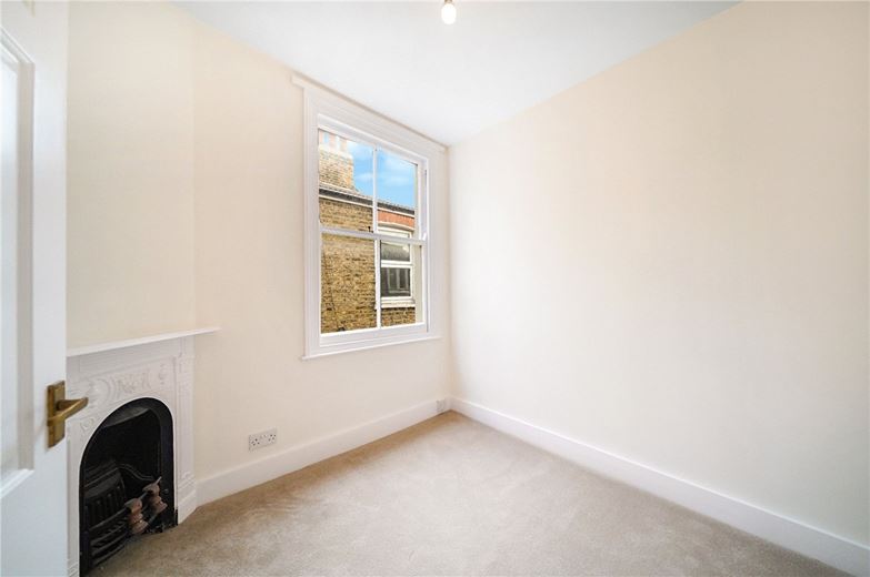 2 bedroom flat, Edenvale Street, London SW6 - Available