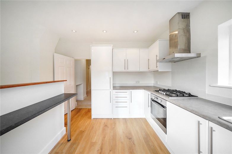 2 bedroom flat, Edenvale Street, London SW6 - Available