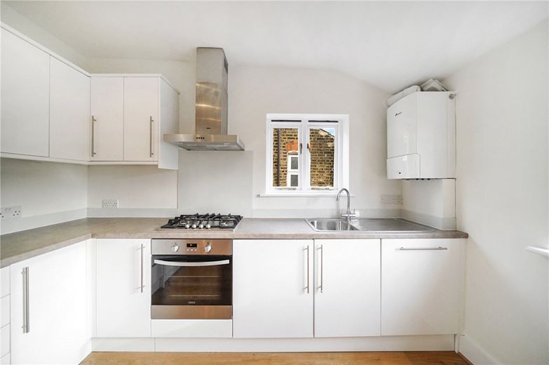 2 bedroom flat, Edenvale Street, London SW6 - Available