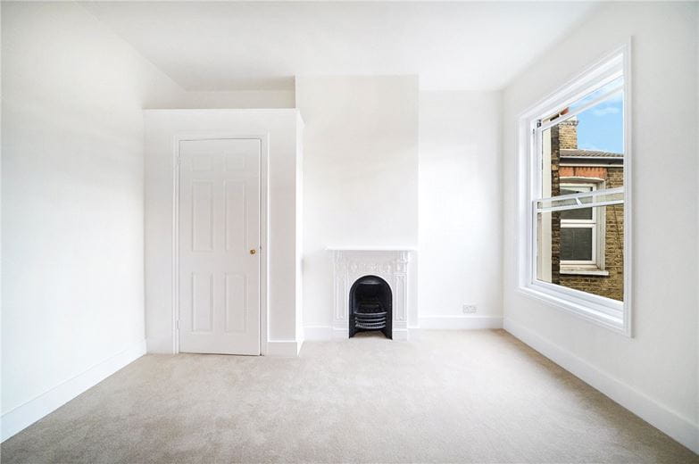 2 bedroom flat, Edenvale Street, London SW6 - Available