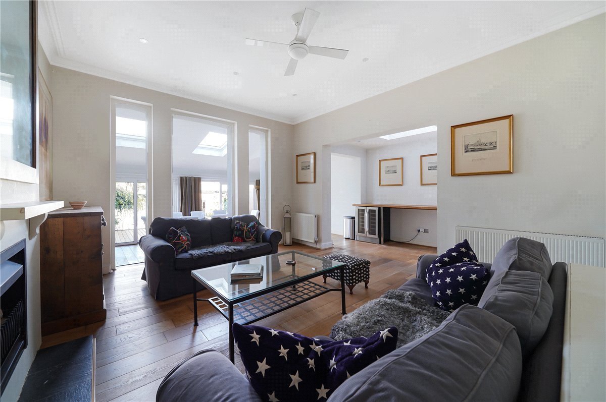 2 bedroom maisonette, Deodar Road, London SW15 - Available