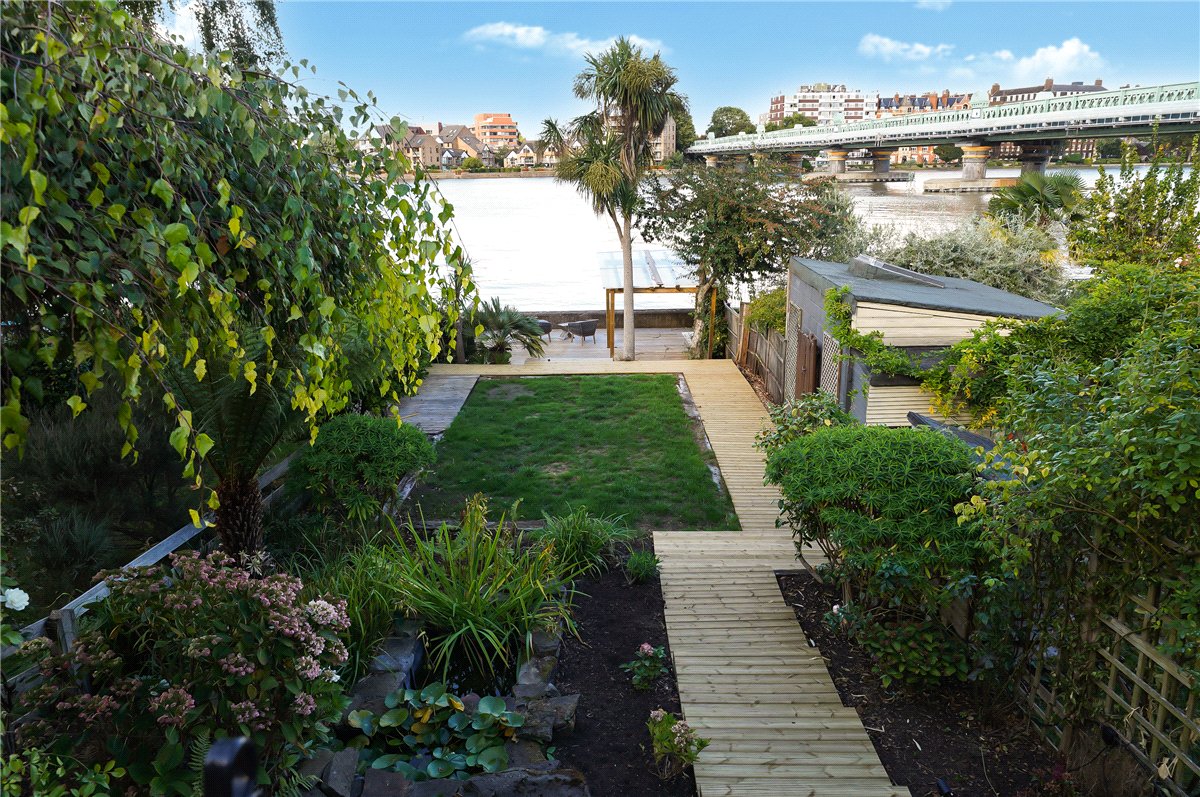 2 bedroom maisonette, Deodar Road, London SW15 - Available