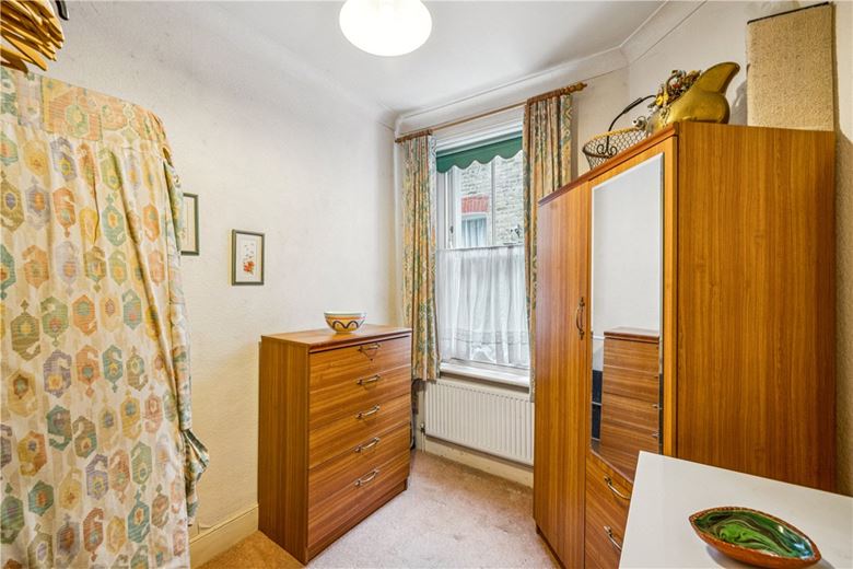 2 bedroom flat, Harbord Street, London SW6 - Available