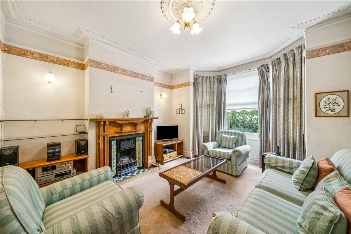 2 bedroom flat, Harbord Street, London SW6 - Available