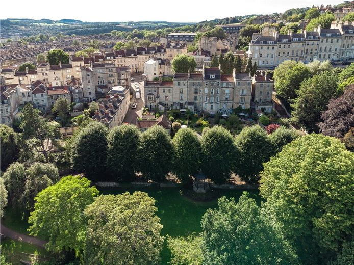 4 bedroom house, Ainslies Belvedere, Bath BA1 - Sold