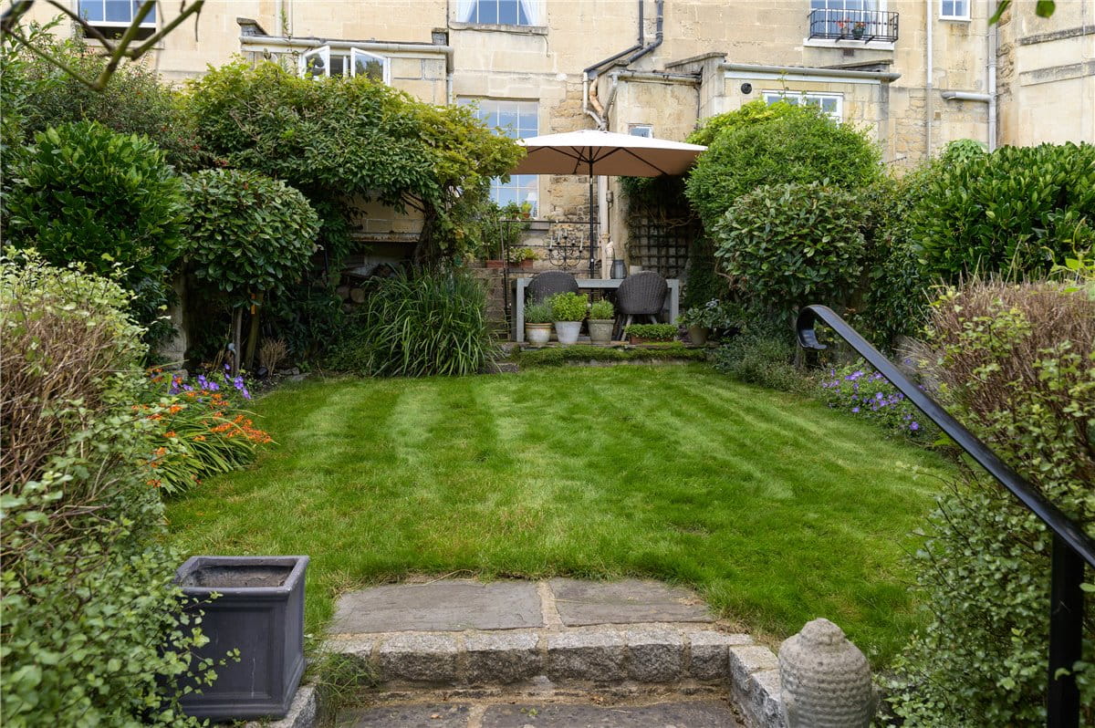 4 bedroom house, Ainslies Belvedere, Bath BA1 - Sold