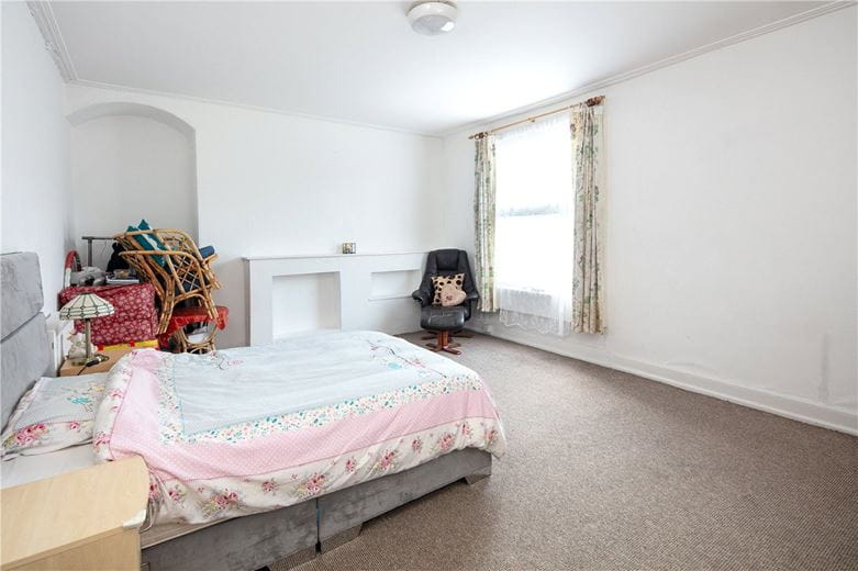 3 bedroom house, High Street, Weston BA1 - Available