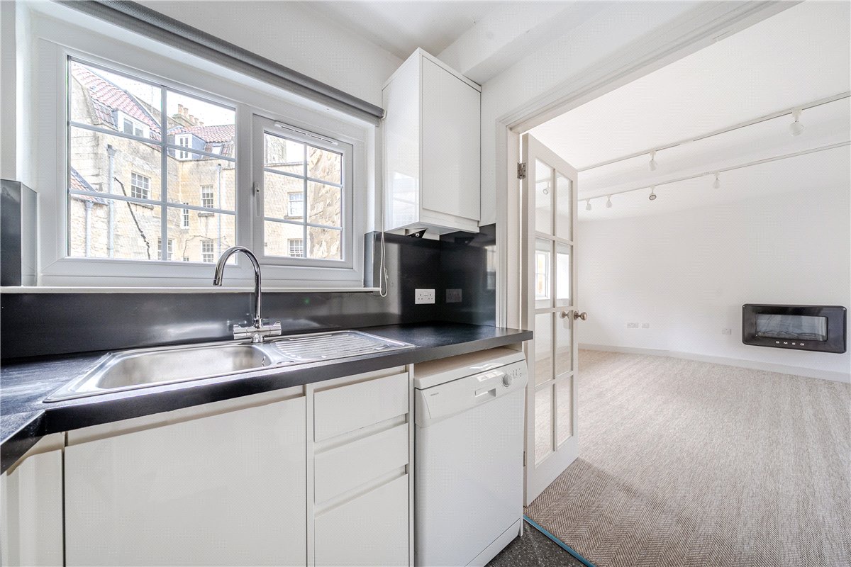 2 bedroom maisonette, Monmouth Street, Bath BA1 - Sold STC
