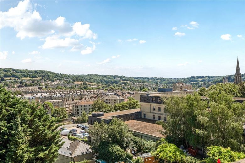 7 bedroom house, Bladud Buildings, Bath BA1 - Available