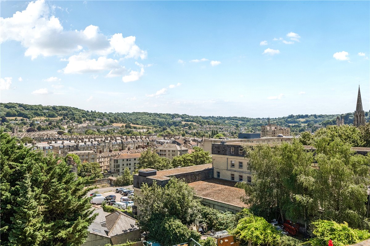 7 bedroom house, Bladud Buildings, Bath BA1 - Available