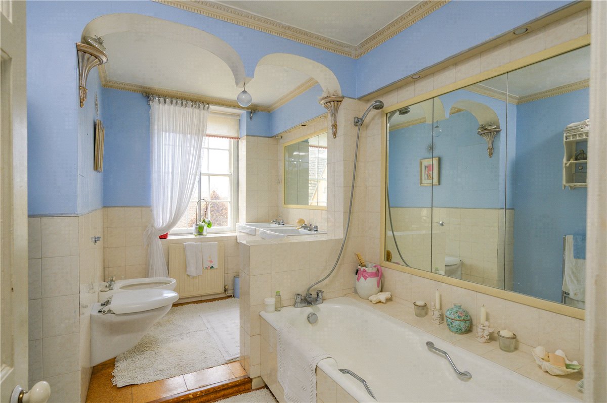 5 bedroom house, West Yatton, Yatton Keynell SN14 - Available