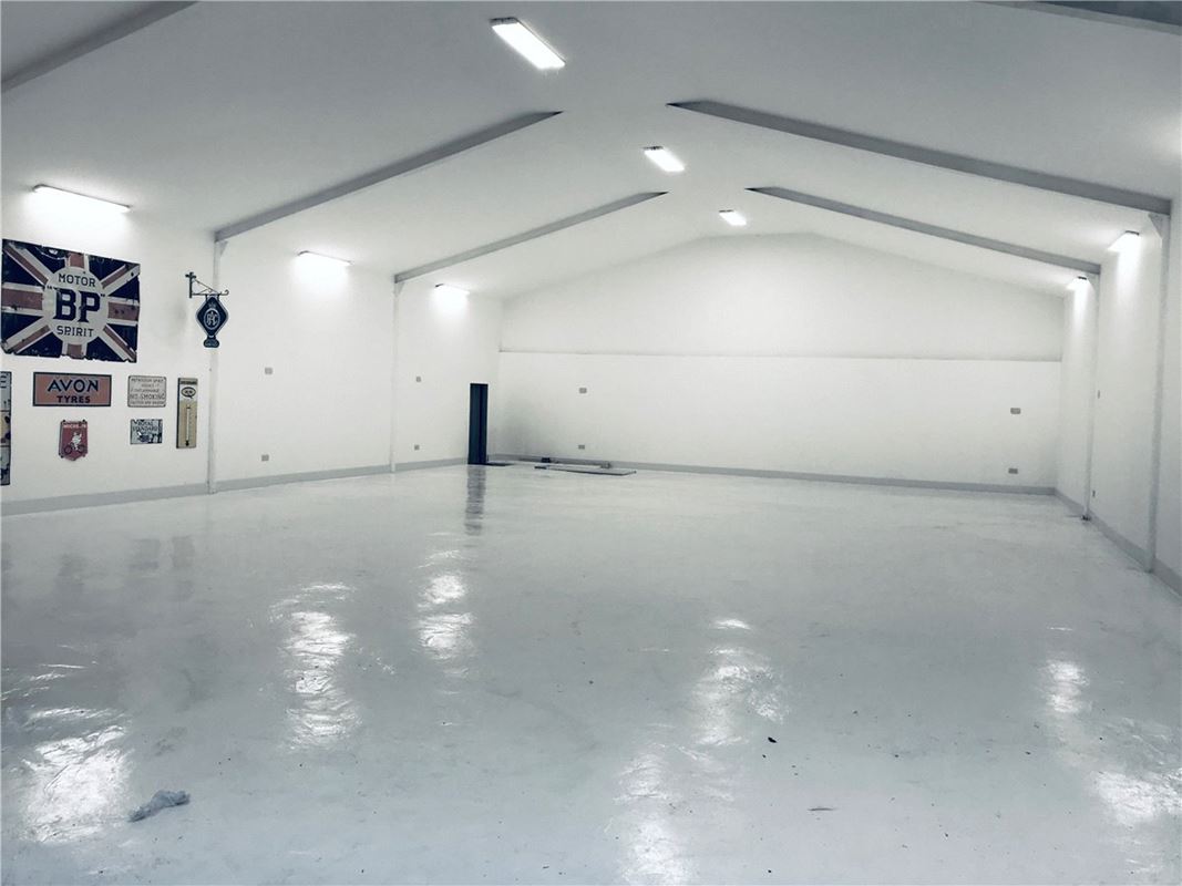 38 acres House, Siston, Bristol BS16 - Available