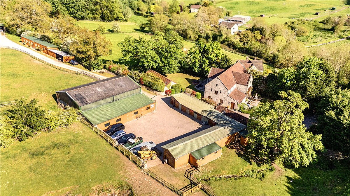 25.6 acres House, Siston, Bristol BS16 - Available