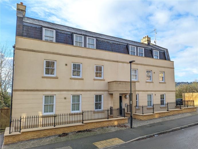 2 bedroom flat, Eveleigh Avenue, Bath BA1 - Sold STC