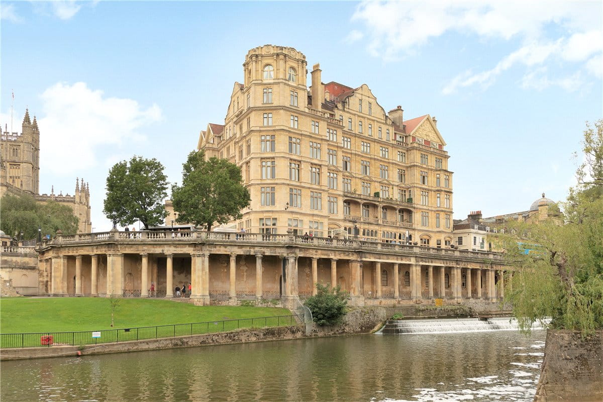 2 bedroom flat, The Empire, Grand Parade BA2 - Available