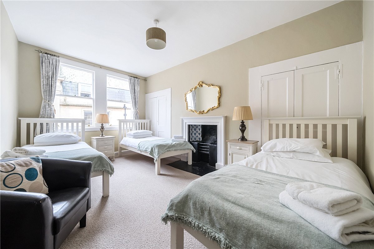 4 bedroom maisonette, Broad Street, Bath BA1 - Available