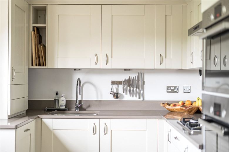 2 bedroom flat, Fortescue Street, Norton St. Philip BA2 - Available