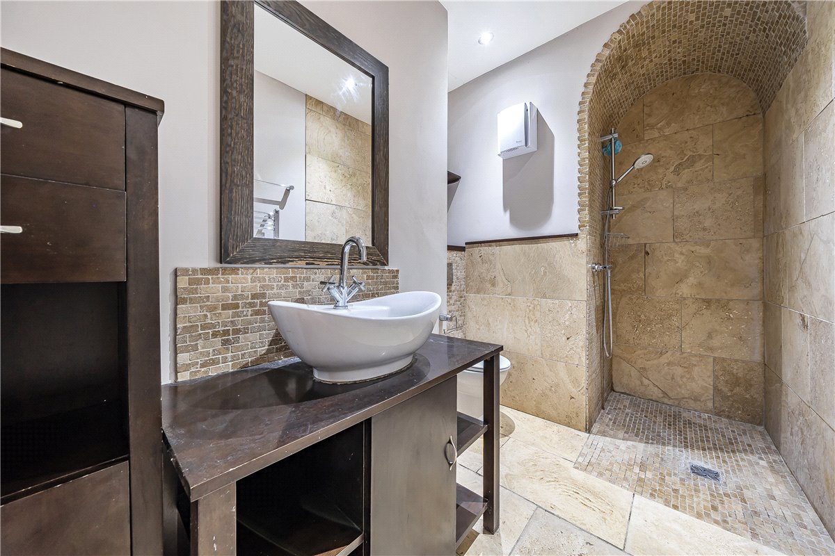 2 bedroom flat, Paragon, Bath BA1 - Sold