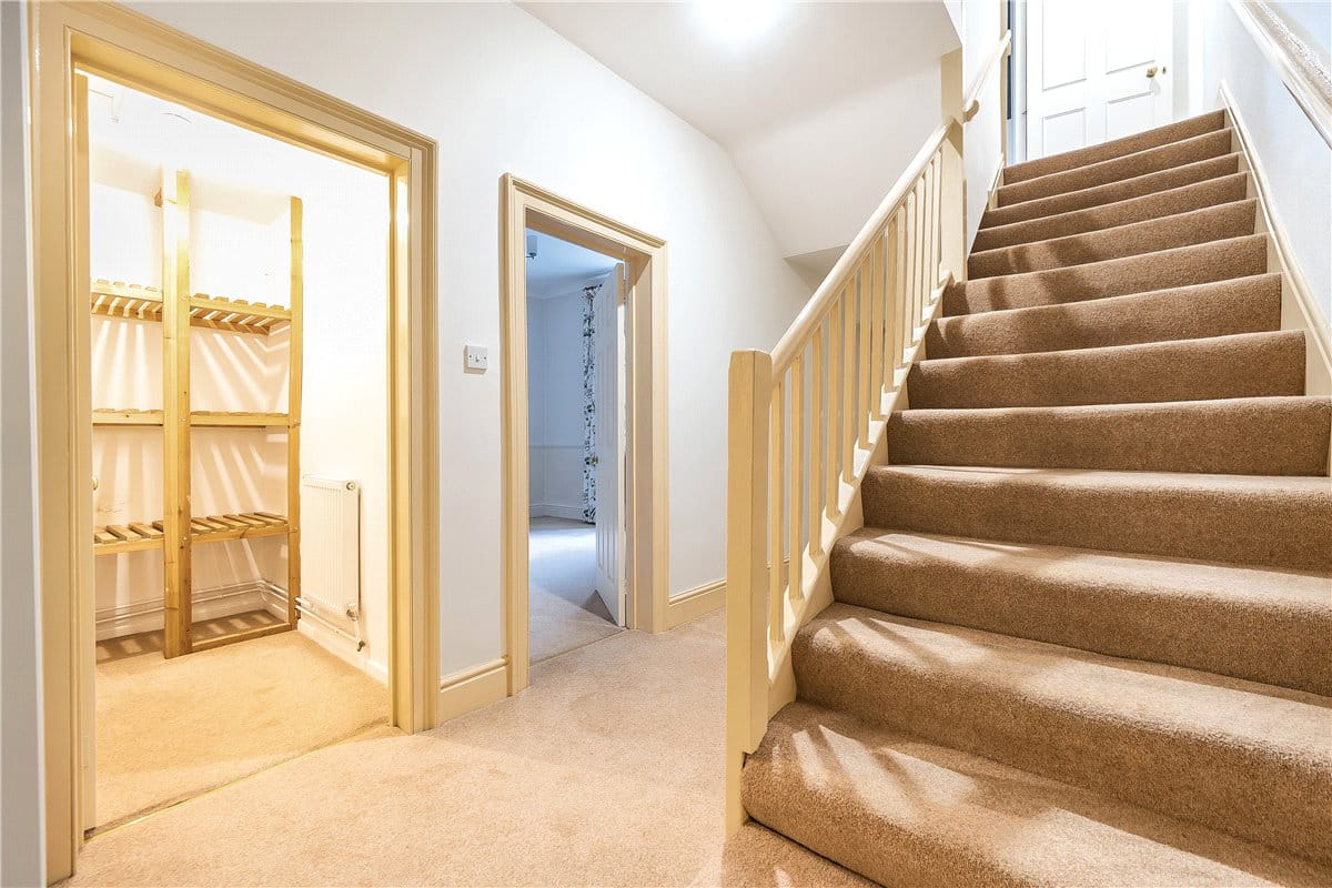 2 bedroom maisonette, St. James's Square, Bath BA1 - Sold STC