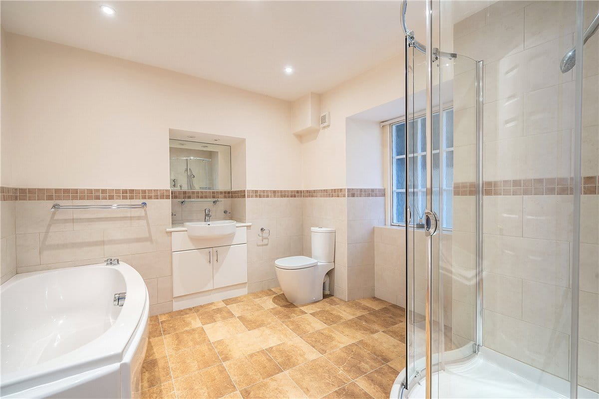 2 bedroom maisonette, St. James's Square, Bath BA1 - Sold STC