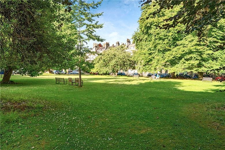 2 bedroom maisonette, St. James's Square, Bath BA1 - Sold STC