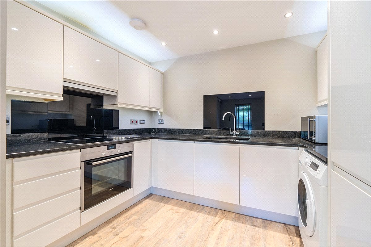 2 bedroom house, Rennie Close, Bath BA2 - Sold