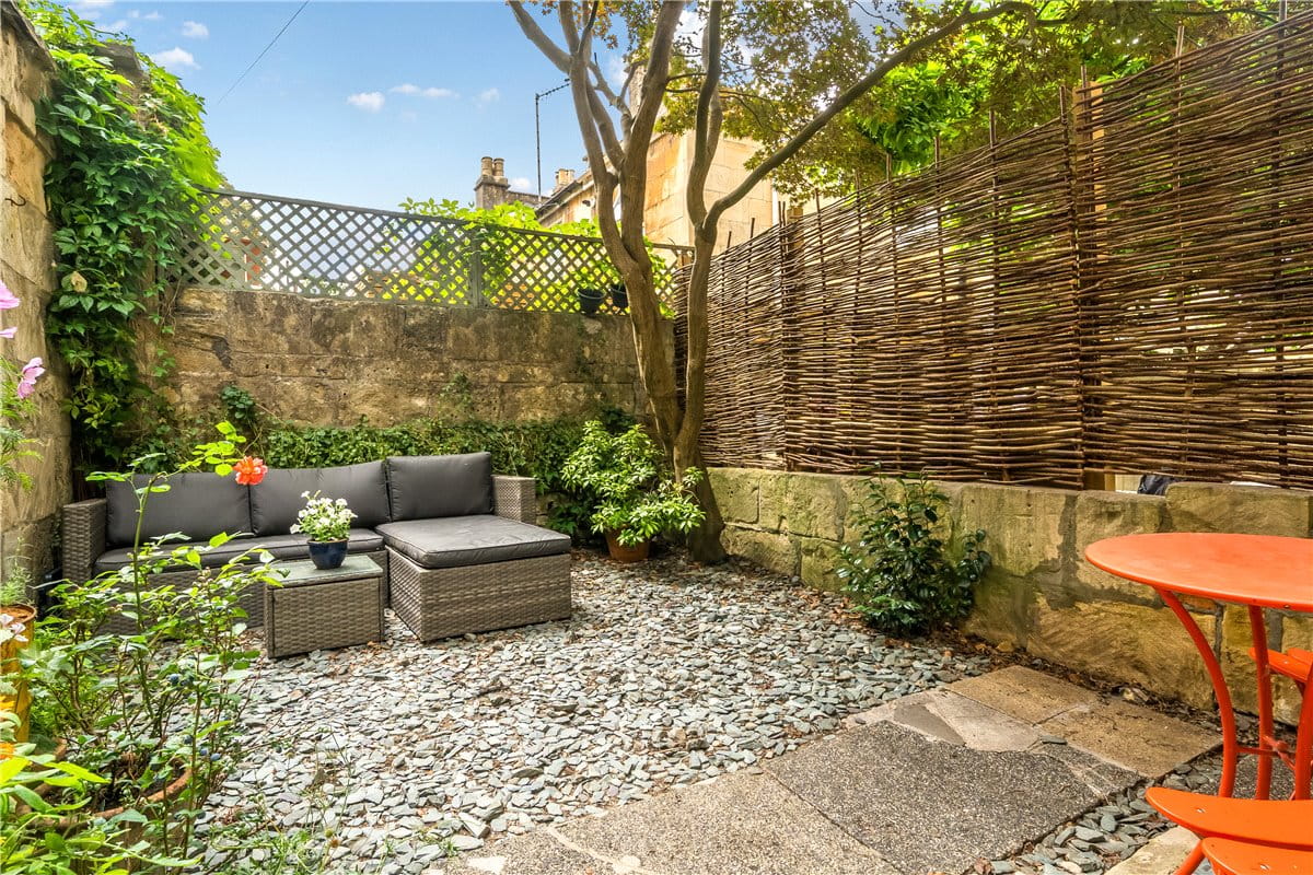 2 bedroom house, Magdalen Road, Bath BA2 - Available
