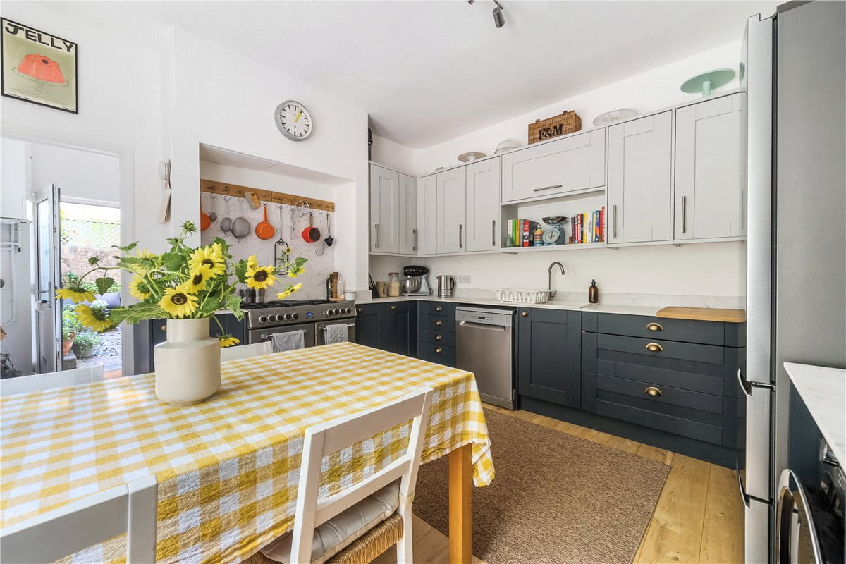 2 bedroom house, Magdalen Road, Bath BA2 - Available