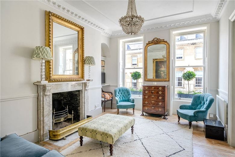 1 bedroom flat, Russell Street, Bath BA1 - Available