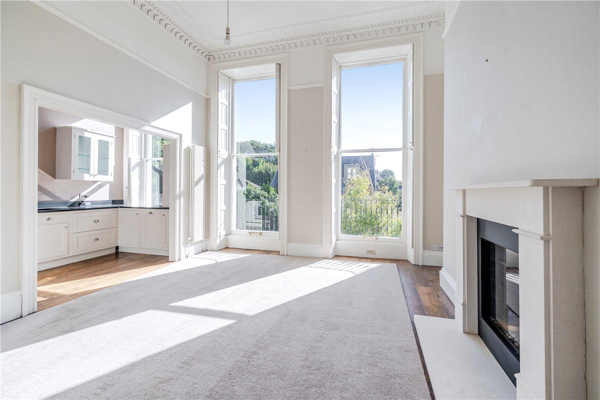 2 bedroom flat, Park Street, Bath BA1 - Available