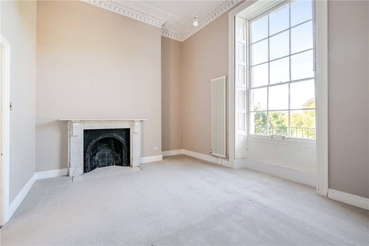 2 bedroom flat, Park Street, Bath BA1 - Available