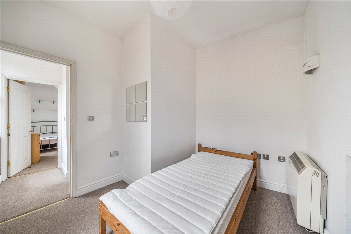 2 bedroom maisonette, Vineyards, Bath BA1 - Available