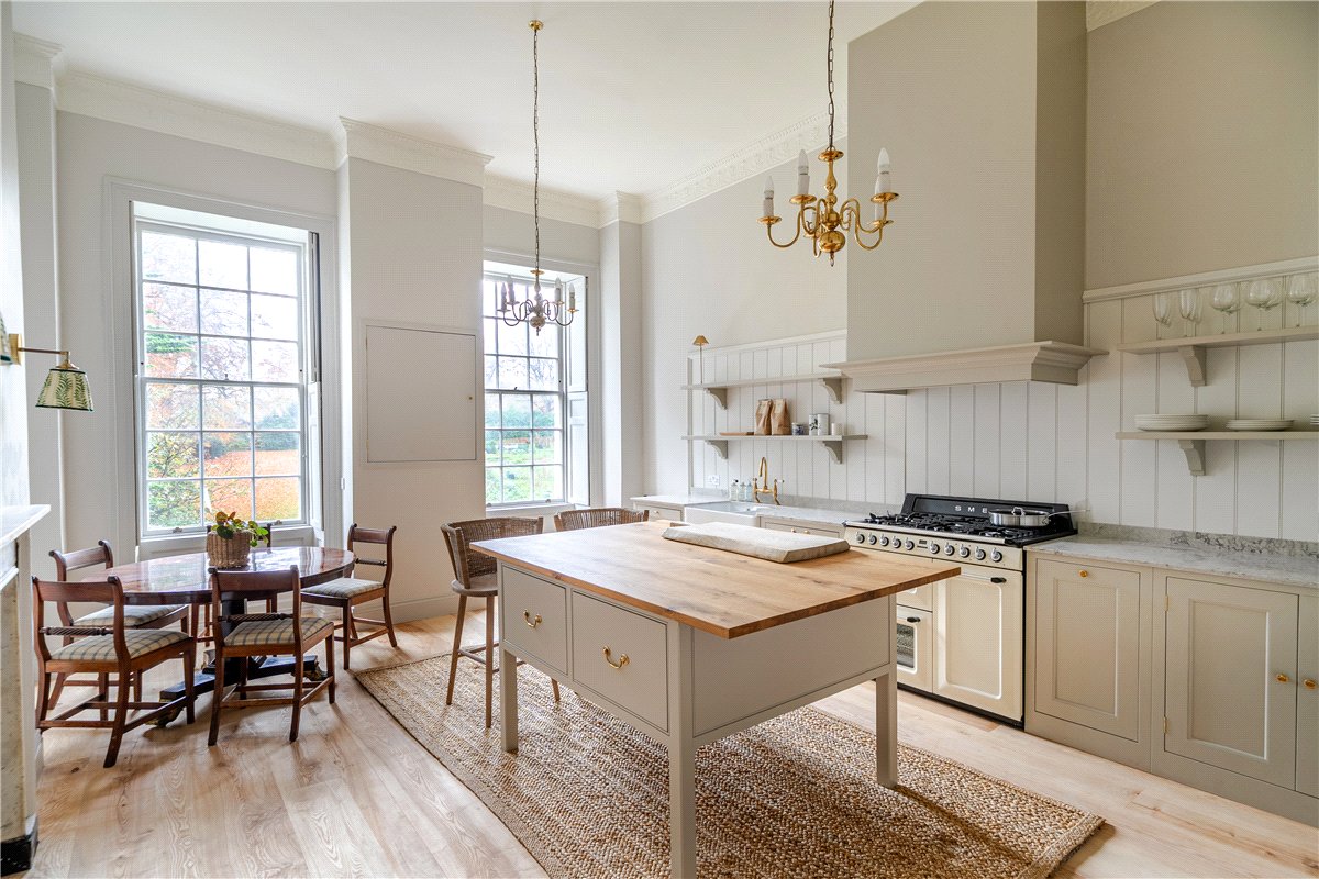 2 bedroom maisonette, Marlborough Buildings, Bath BA1 - Available