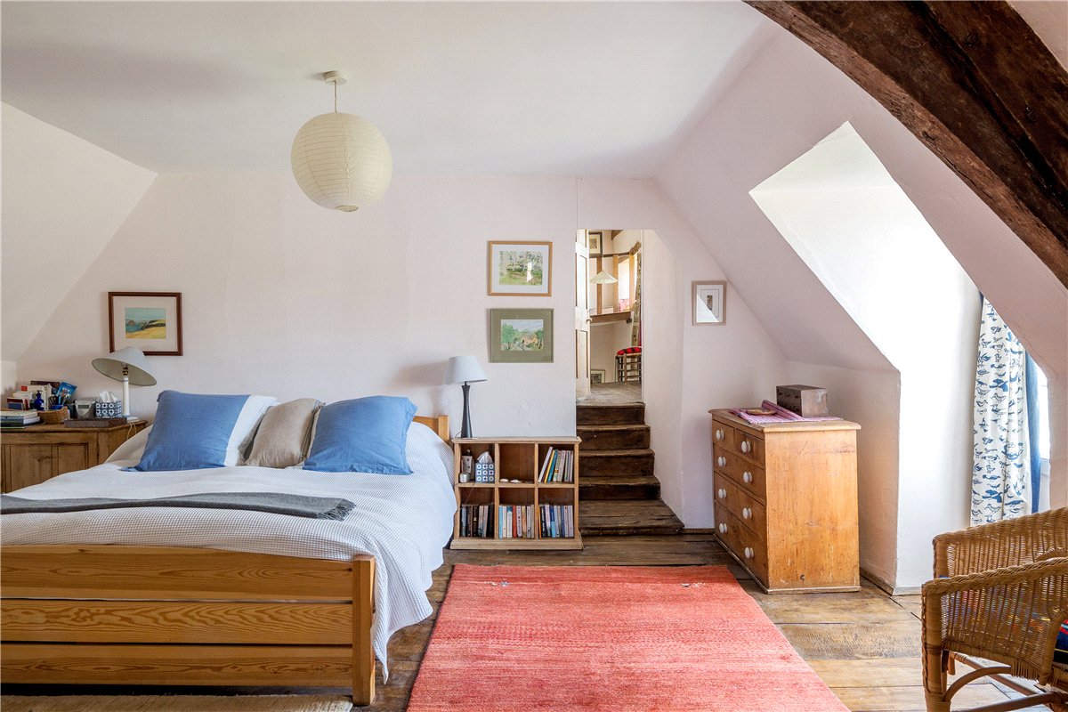 7 bedroom house, Neston, Corsham SN13 - Available