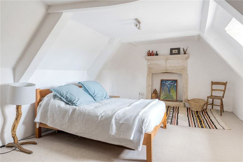 7 bedroom house, Neston, Corsham SN13 - Available