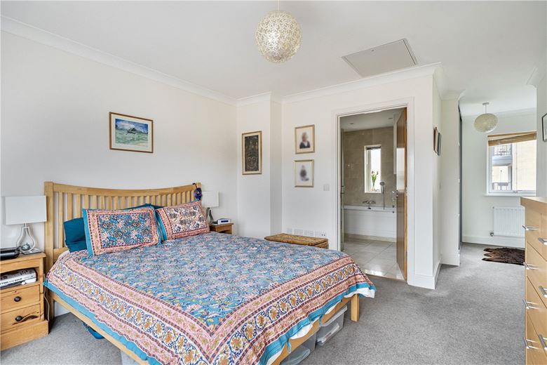 4 bedroom house, Stothert Avenue, Bath BA2 - Available