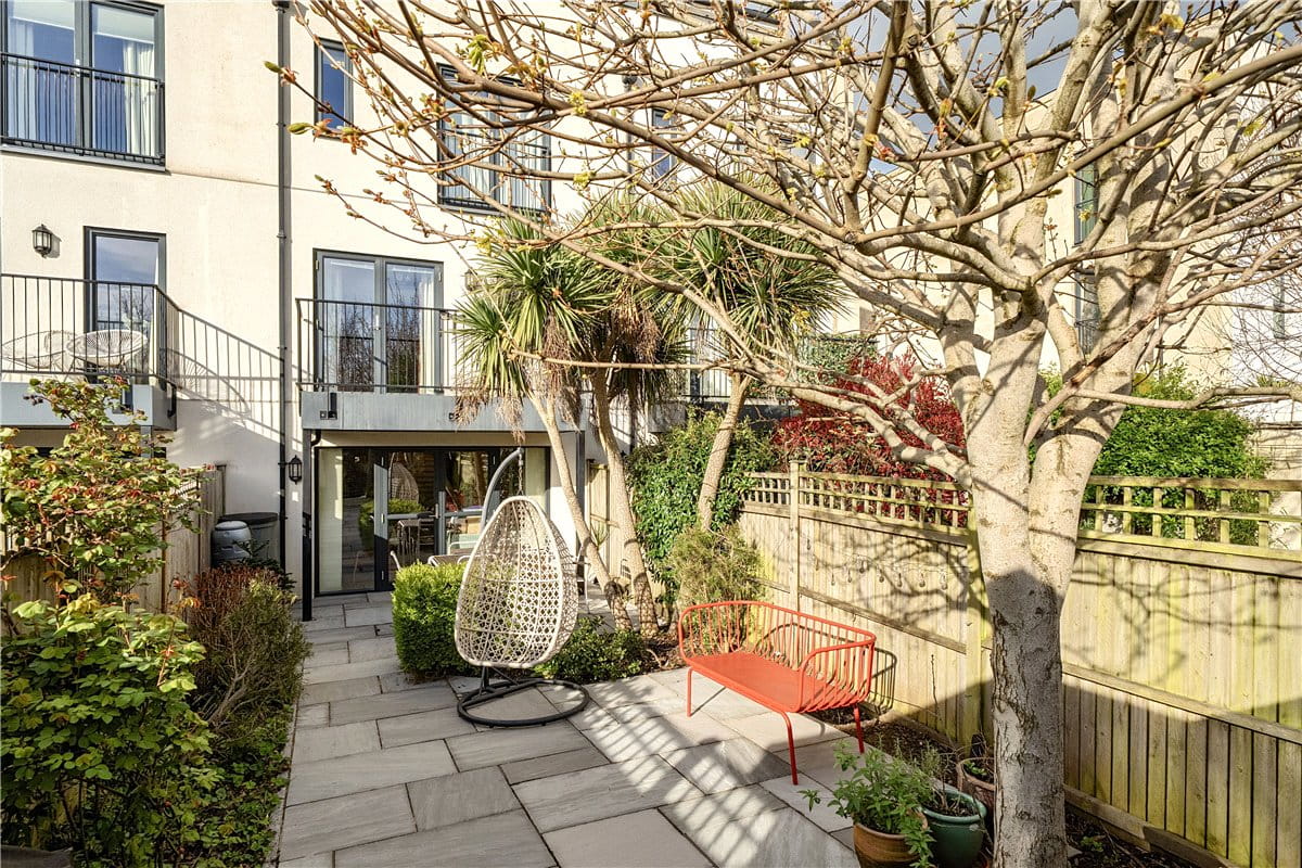 4 bedroom house, Stothert Avenue, Bath BA2 - Available