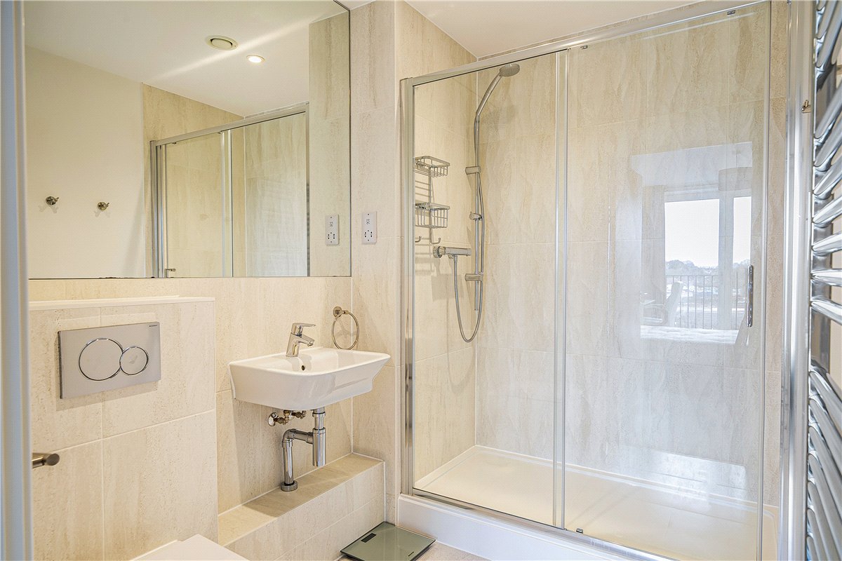 2 bedroom flat, Midland Road, Bath BA2 - Available