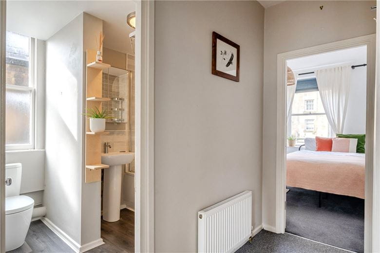 1 bedroom flat, Hay Hill, Bath BA1 - Available