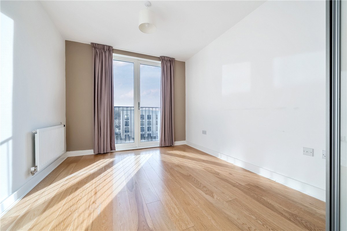 2 bedroom flat, Victoria Bridge Road, Bath BA2 - Available