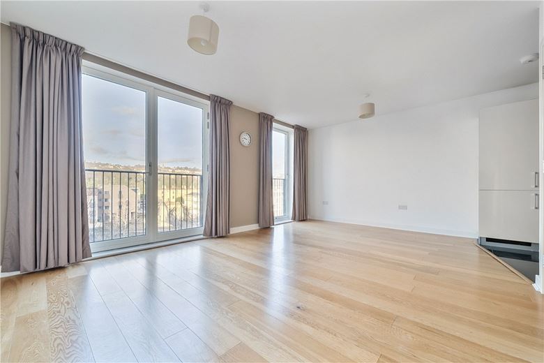 2 bedroom flat, Victoria Bridge Road, Bath BA2 - Available