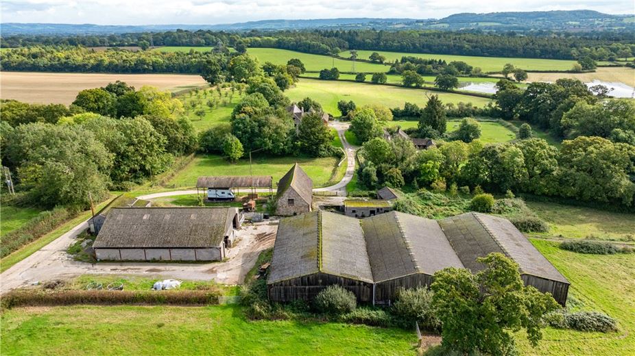 28.3 acres House, Wanswell, Berkeley GL13 - Available