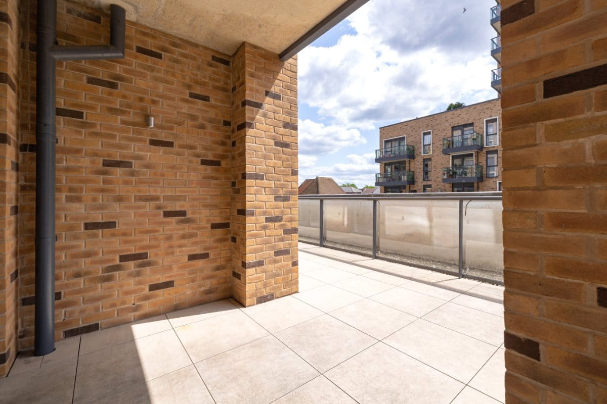 2 bedroom flat, Unity Lane, Hounslow TW3 - Available