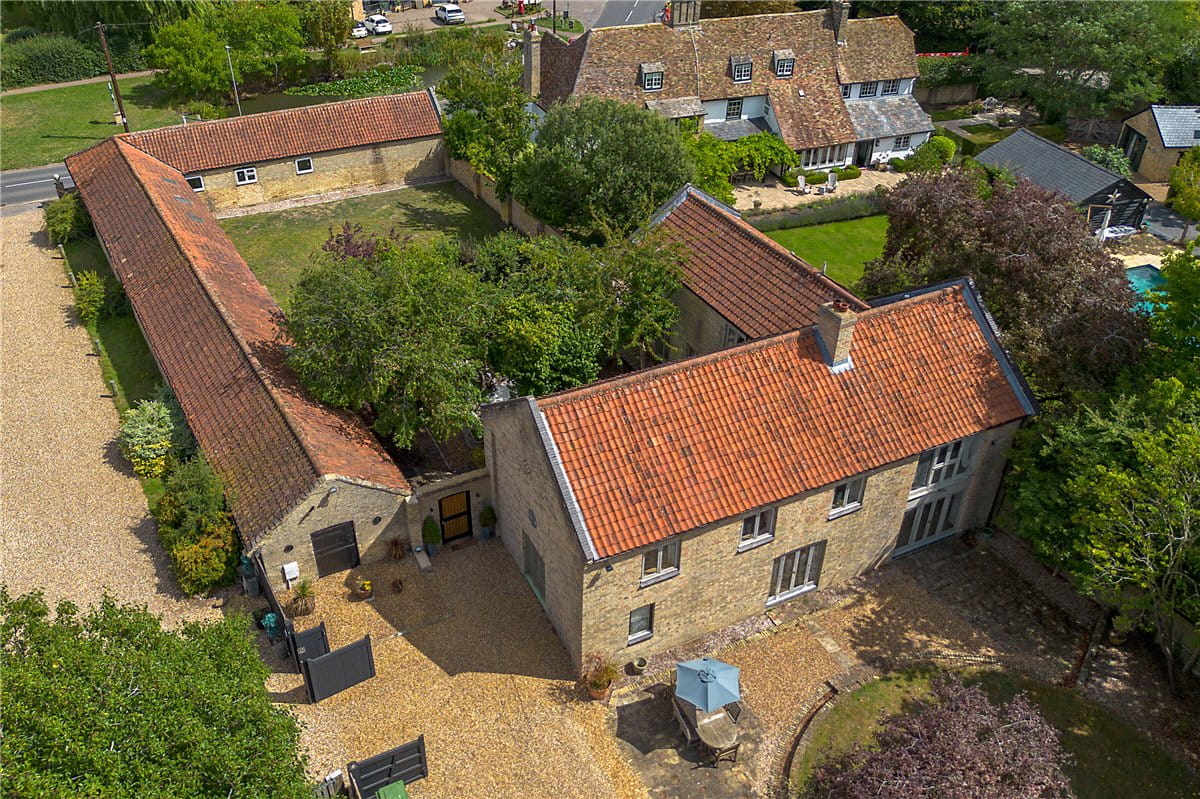 5 bedroom house, Comberton Road, Barton CB23 - Available